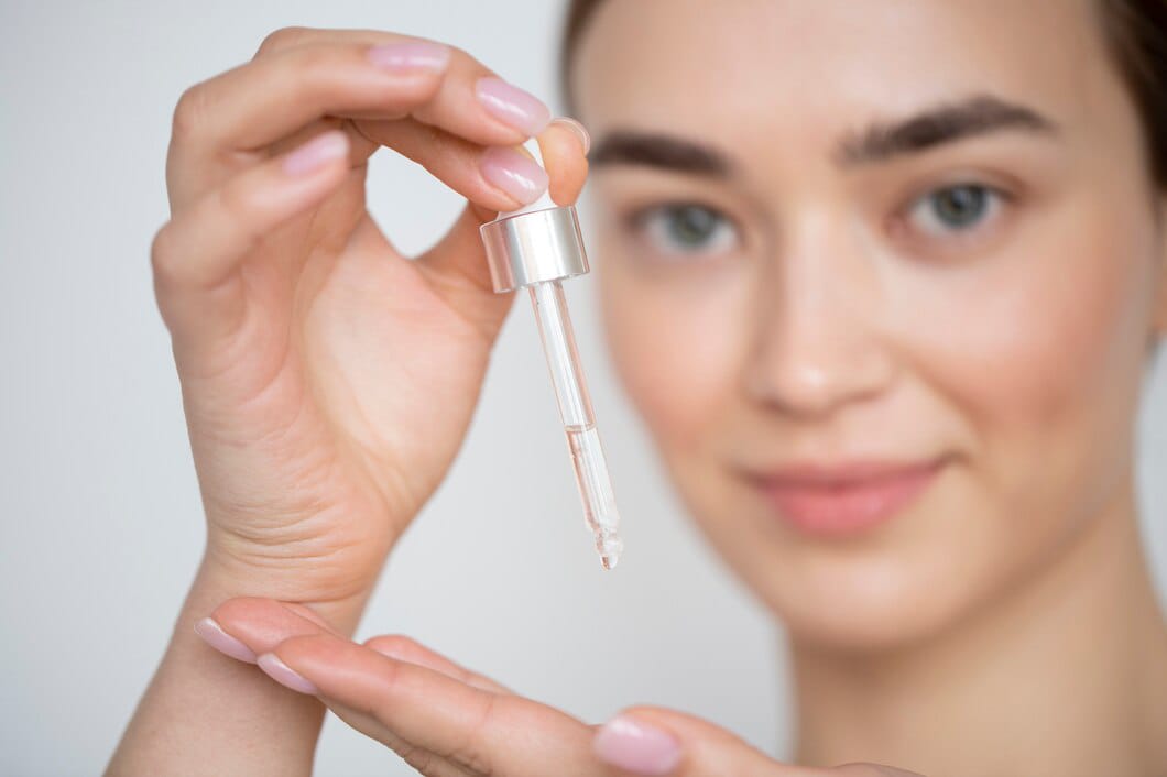 4 Kandungan dalam Lash Serum yang Wajib Ada agar Hasilnya Optimal