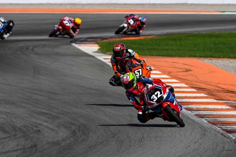 Kiandra Ramadhipa Finis 6 Besar di Valencia, Cetak Fastest Lap Moto3 Junior
