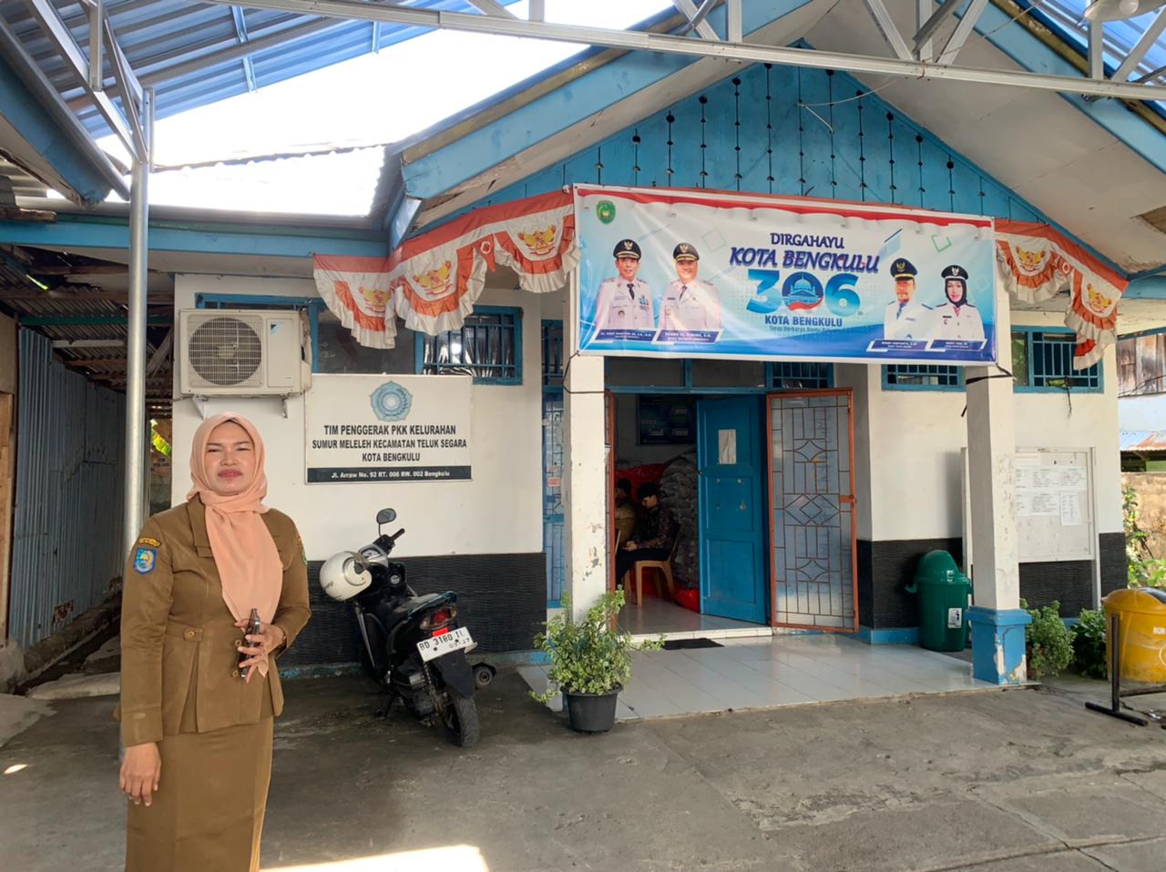 Dipicu Miskomunikasi Atas Pelibatan RT/RW dalam Kegiatan, Kantor Lurah Sumur Meleleh Disegel Warga