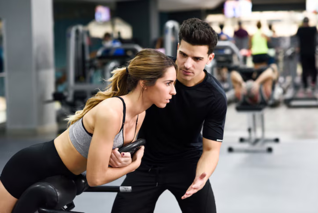 Baru Mulai Ngegym? Ini Alasan Pentingnya Gunakan Personal Trainer Biar Nggak Salah Arah!