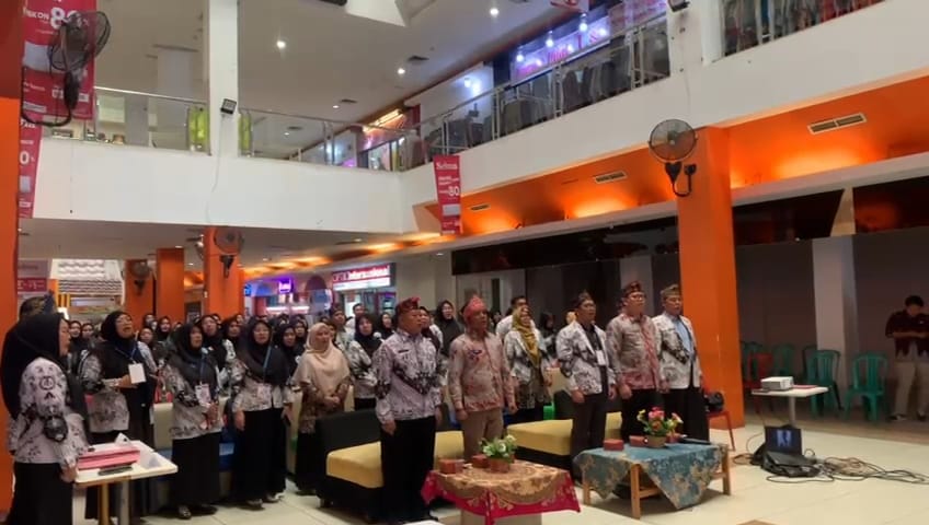 Semarak HGN dan HUT PGRI ke-80, Guru di Kota Bengkulu Rayakan dengan Lomba Kreatif