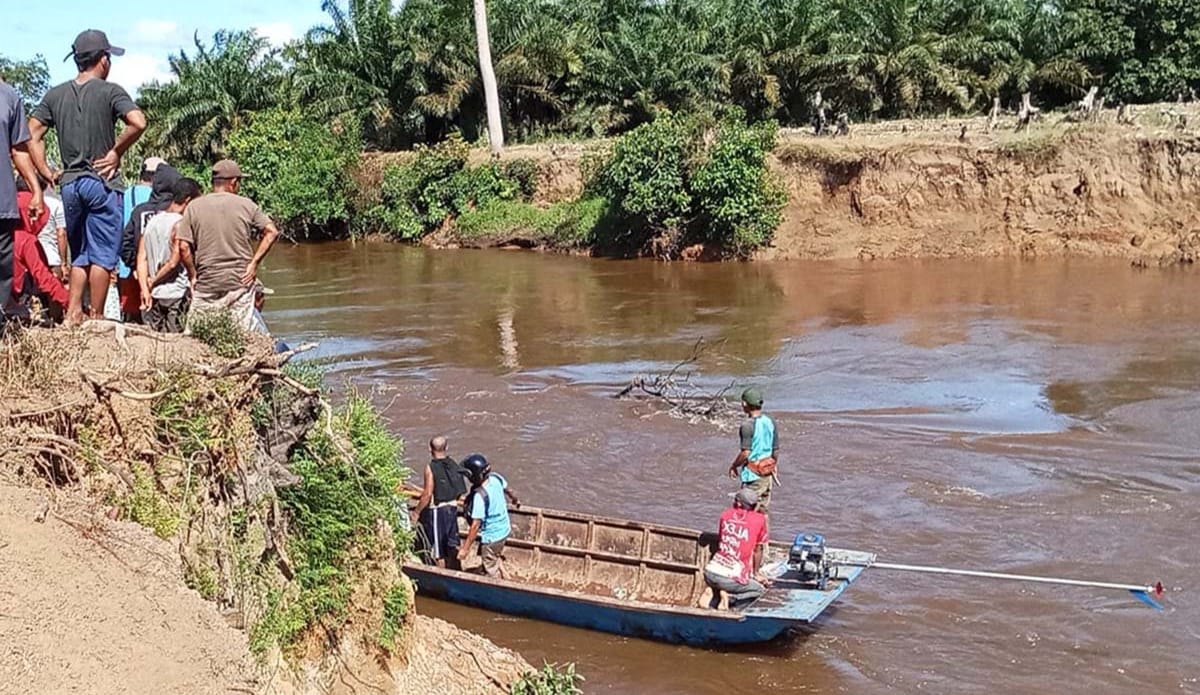 Angkut Hasil Panen Sawit Menggunakan Perahu, ASN Asal Mukomuko dan Satu Rekan Tenggelam di Sungai