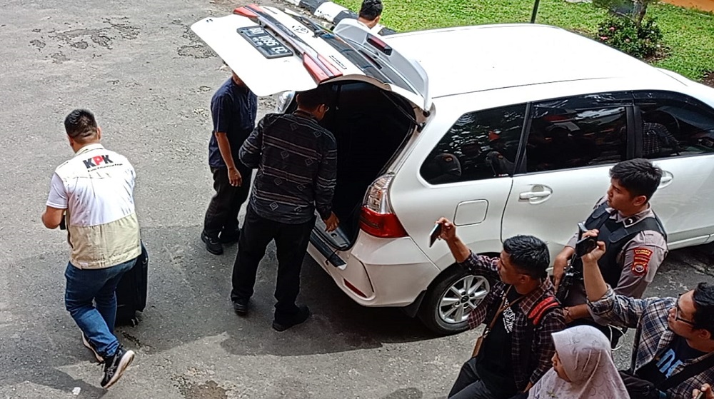 KPK Geledah 13 Lokasi di Bengkulu, Sita Dokumen, Catatan Tangan hingga Barang Bukti Elektronik