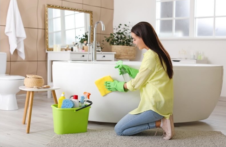 Hati-Hati Penggunaan Pembersih Toilet: Bisa Membuat Estetika Keramik Rusak dan Merugikan