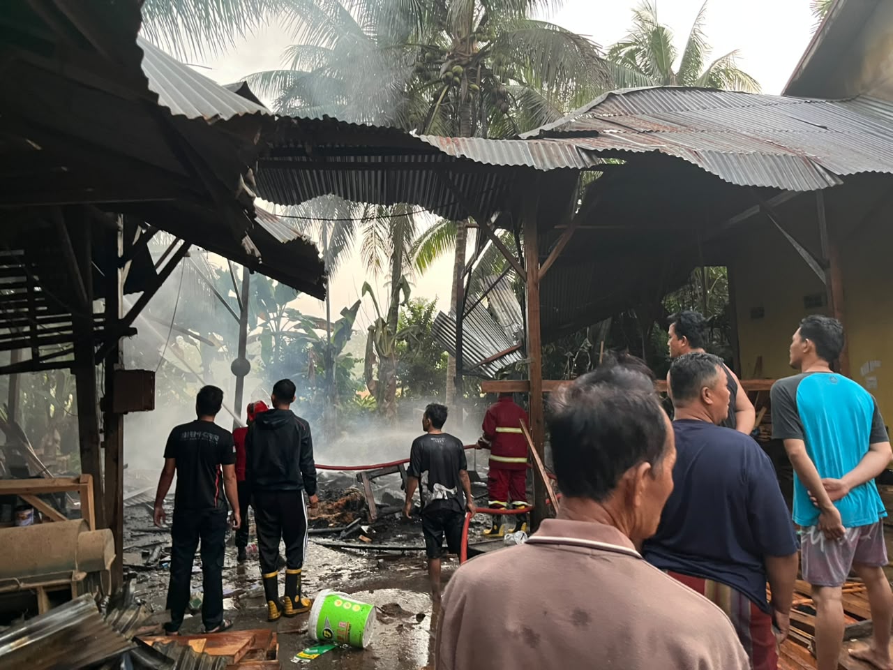 Meubel di Bengkulu Selatan Ludes Terbakar, Damkar Padamkan Api dalam 10 Menit