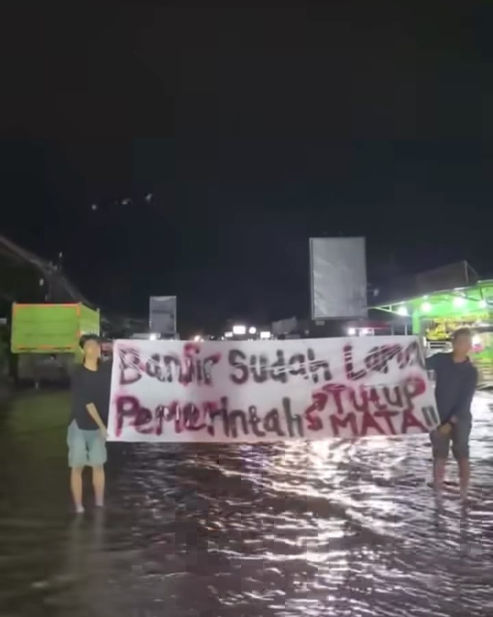 BEM UNIB Gelar Aksi Protes di Rawa Makmur, Desak Pemerintah Serius Tangani Banjir Bengkulu