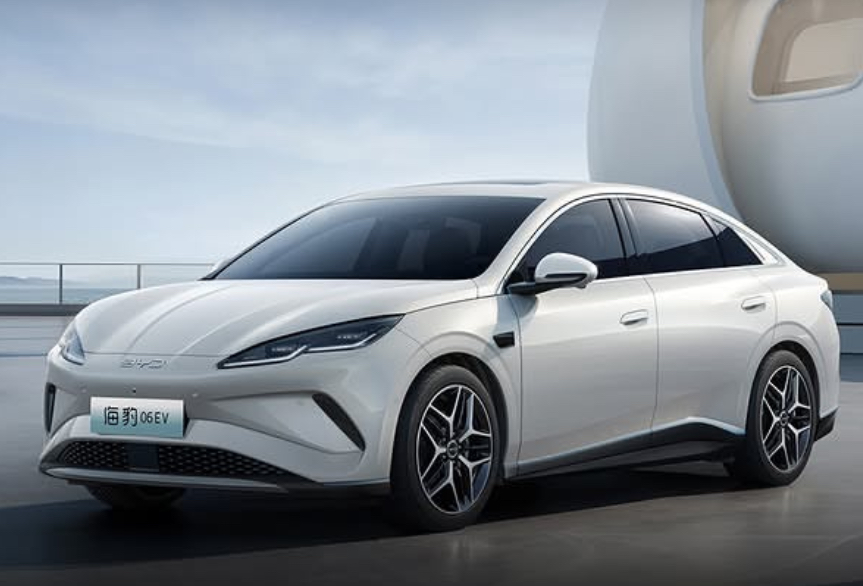 Mobil Listrik Canggih Harga Terjangkau, BYD Seal 06 EV Tampil Mewah di Kelasnya