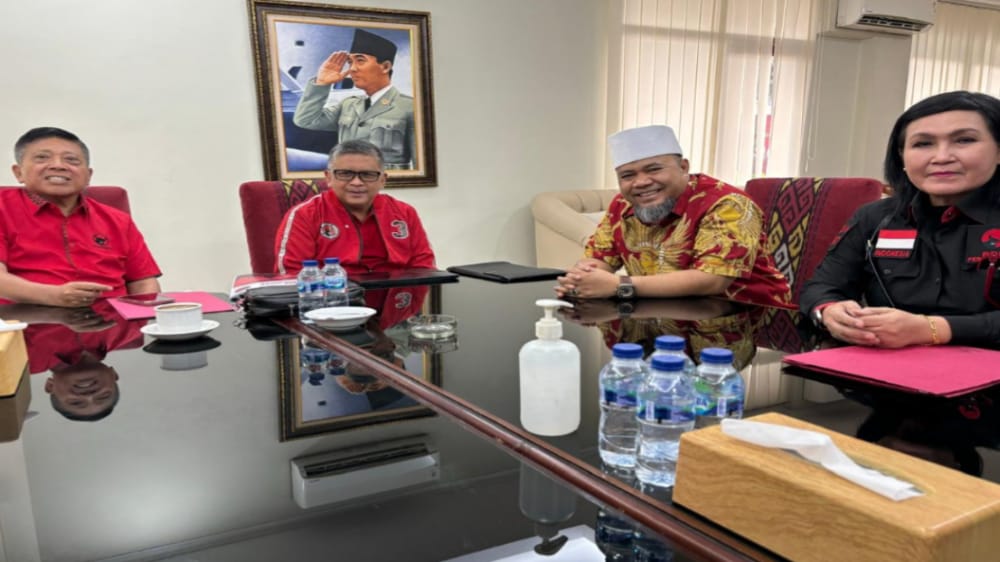 Elva Hartati - Helmi Hasan Diisukan Berpasangan di Pilgub Bengkulu, Temui Sekjen DPP PDI Perjuangan