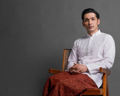 Abimana Aryasatya Ceritakan Pertemuan Emosional dengan Ayah Setelah 38 Tahun, Tak Seperti di Film-Film!