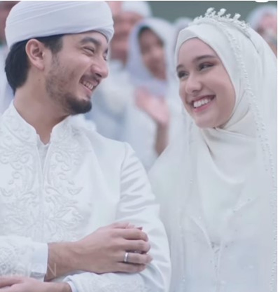 Film 172 Days Dipromosikan Ustadzah Oki, Kisah Hijrah Nadzira Shafa, Harus Melepas Kepergian Suami Tercinta