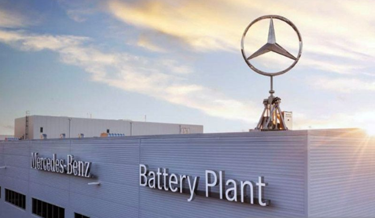 Mercedes-Benz Upayakan Penurunan Biaya Baterai di Atas 30 Persen