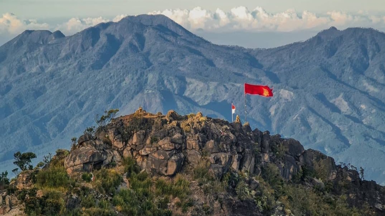 Sering Dikaitkan dengan Mitos dan Mistis, Ini 9 Fakta Unik Gunung Anjasmoro