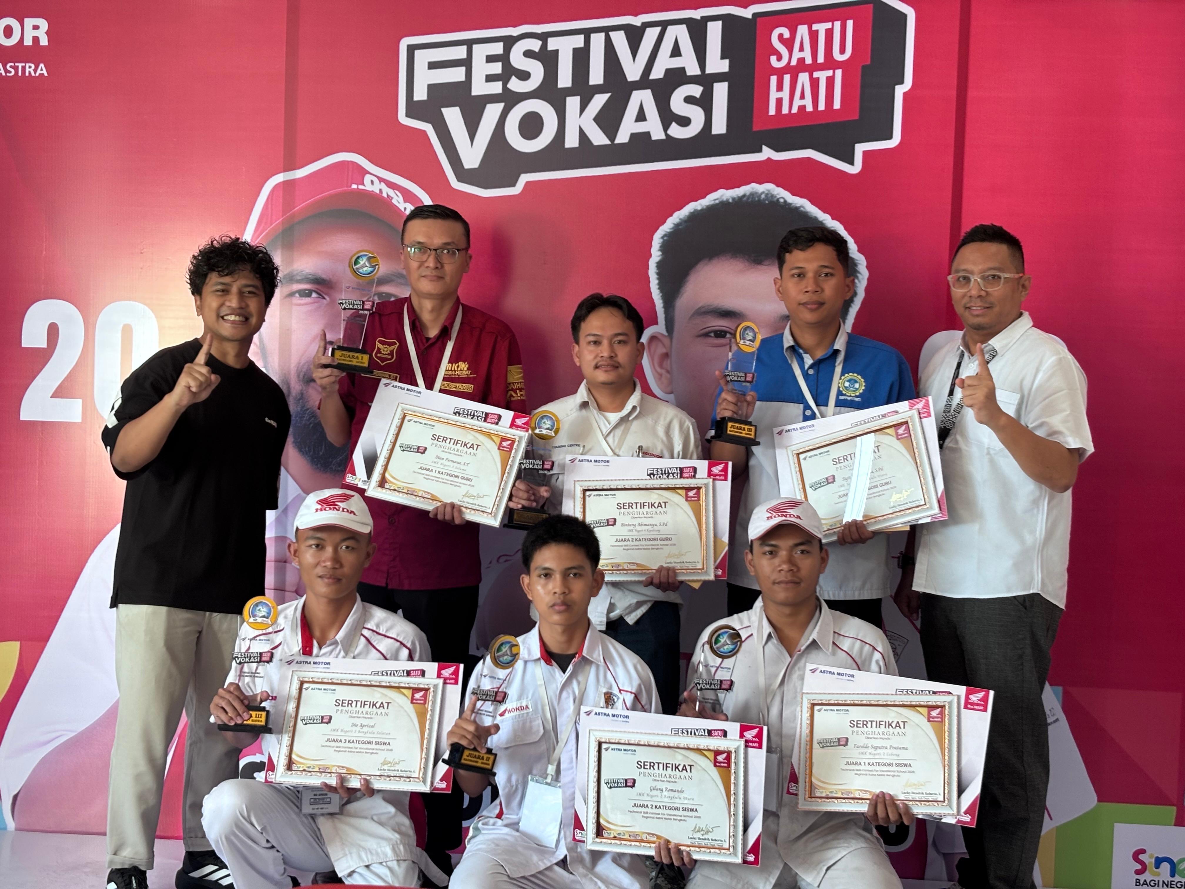 Dian Permana dan Fareldo Saputra Pratama, Juara 1 Festival Vokasi Satu Hati Regional 2025 Astra Motor Bengkulu