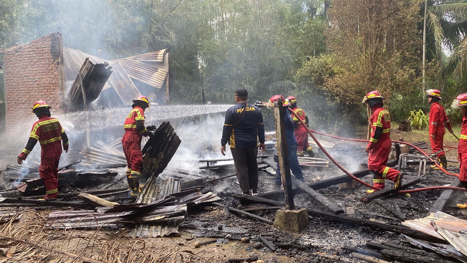 Kebakaran Hebat Ludeskan Rumah Warga di Rawa Makmur, Pemilik Sedang Bekerja