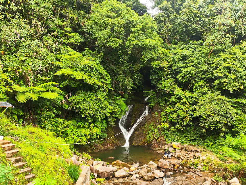 Jelajahi Keajaiban Alami: Air Terjun Geluguran di Ulu Manna, Bengkulu Selatan