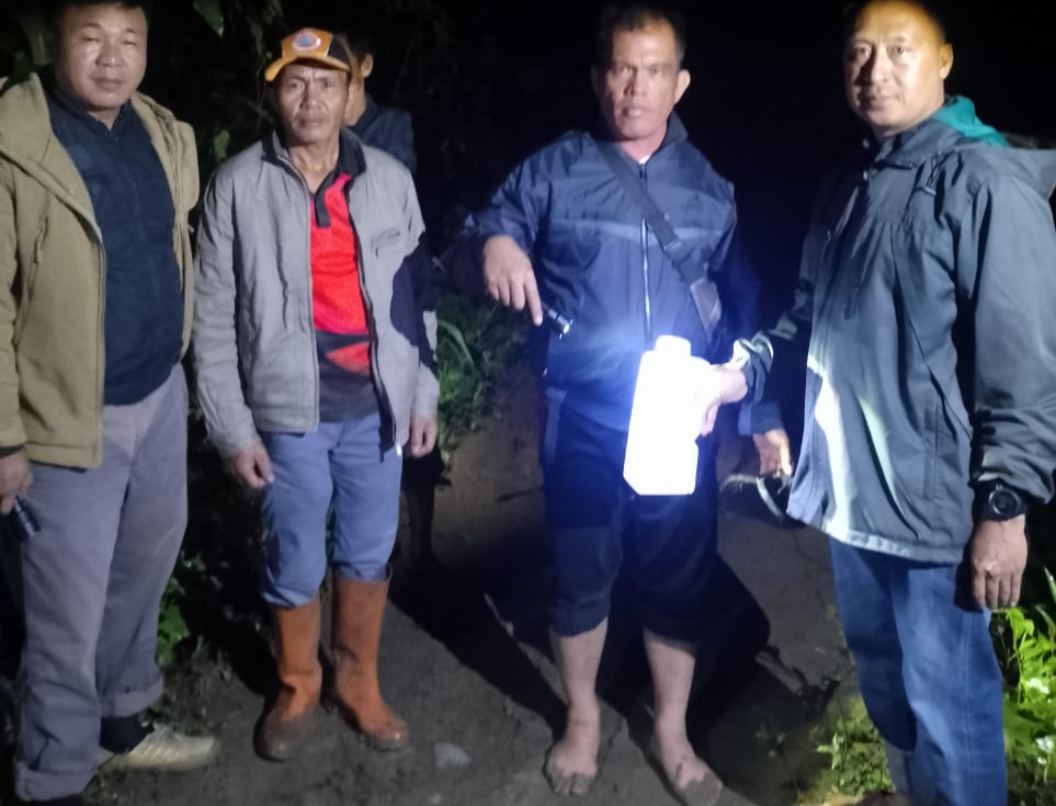 Wanita Paruh Baya Dikabarkan Hilang di Sungai Air Selimang, Tim Gabungan Lanjutkan Pencarian