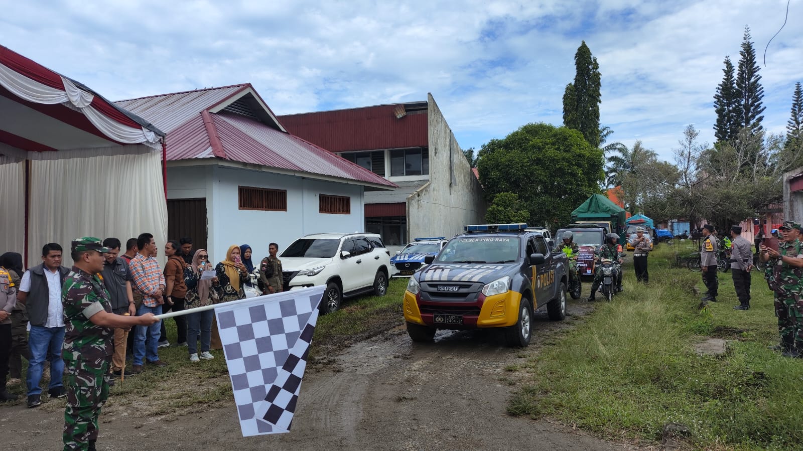 KPU Bengkulu Selatan Distribusikan Logistik PSU ke 330 TPS, 16 Armada Dikerahkan