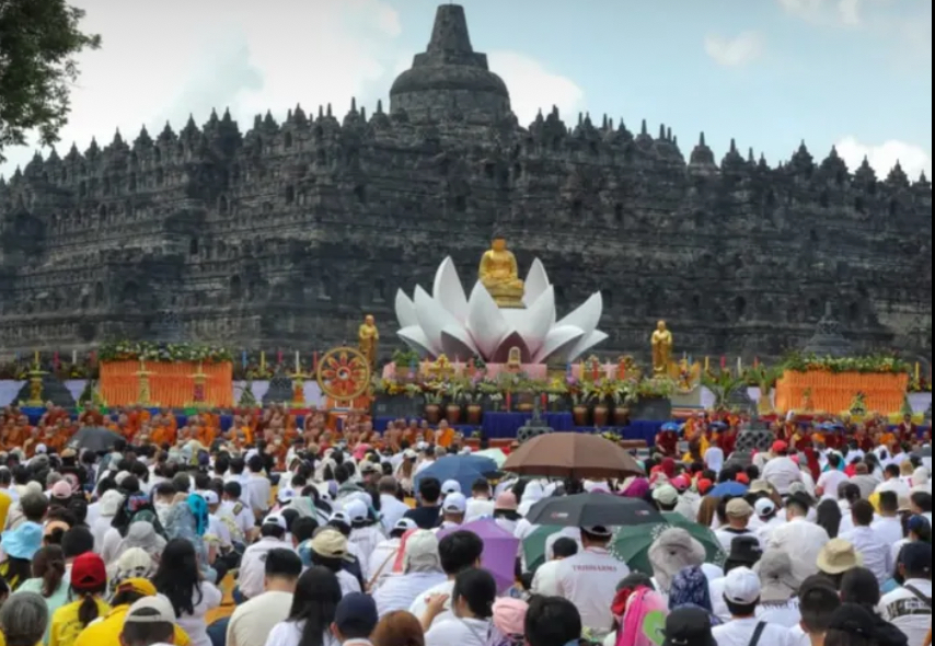 Waisak 2025 di Borobudur, Presiden Prabowo Ajak Sebarkan Kedamaian dan Welas Asih