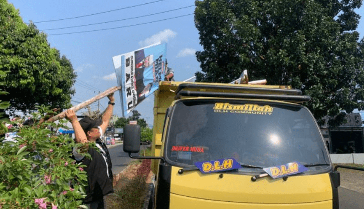 Bawaslu Kota Bengkulu Tertibkan 6.451 Alat Peraga Sosialisasi Pilkada yang Melanggar Aturan