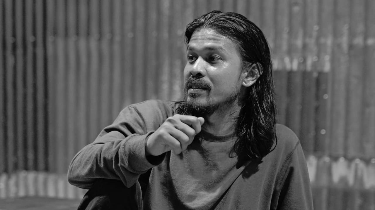 Benteng, Komunitas, Suara Laut dan Pintu 