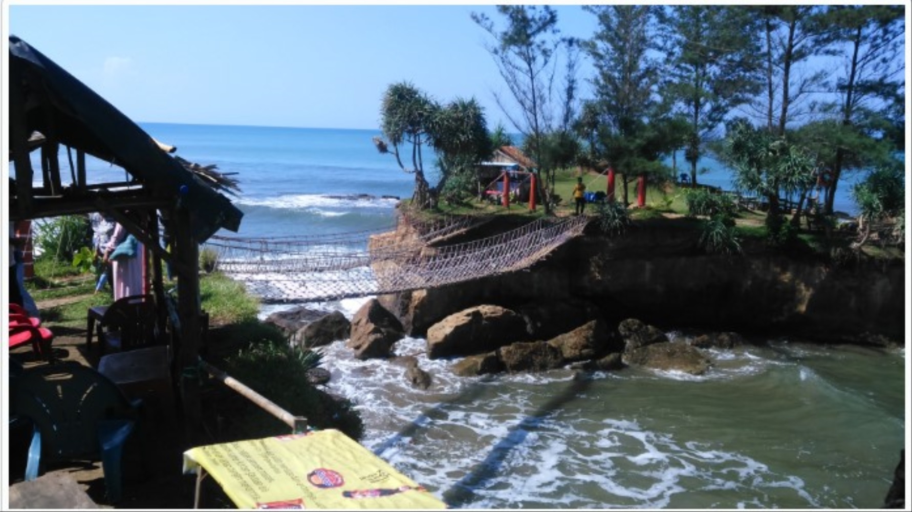 Dihantam Ombak, Tanah Terkikis Membuat Pulau Kecil Terpisah dari Daratan Utara, Dihubungkan Jembatan