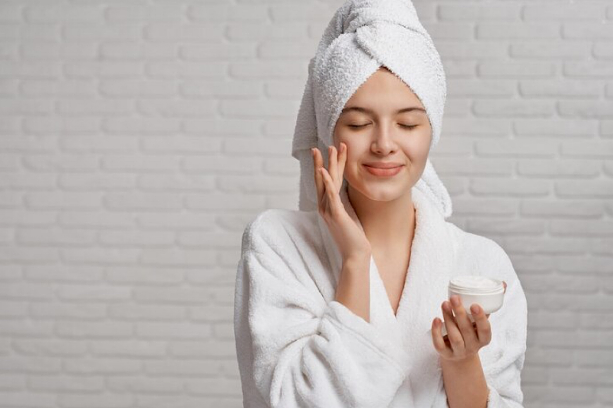 Bisa Mencerahkan! Ini Kandungan Skincare yang Bagus untuk Kulit Kusam