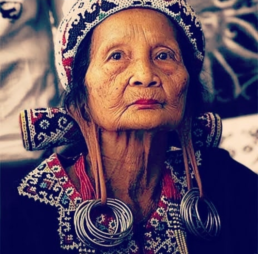 Tradisi Memanjangkan Telinga 'Telingaan Aruu' Jadi Simbol Kecantikan Masyarakat Suku Dayak