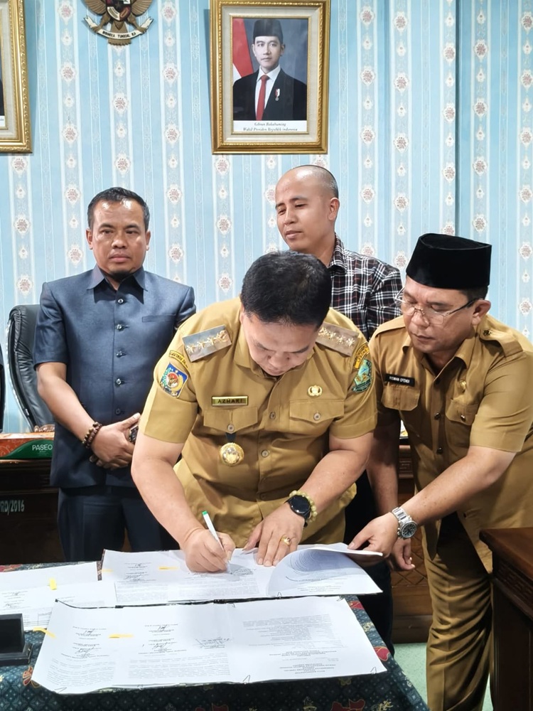 Akomodir Aspirasi Masyarakat, Bupati Azhari Tandatangani KUA-PPAS Tanda Pembangunan Lebong Segera Dimulai