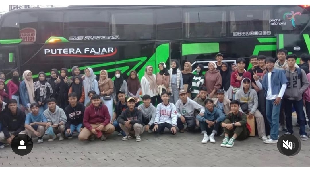 Jeritan Hati Keluarga Korban Bus Terguling SMK Lingga Kencana