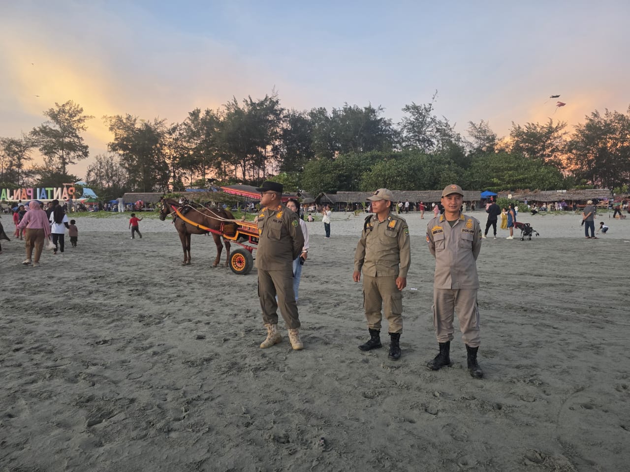 Satpol PP Bengkulu Perketat Pengawasan Jukir di Pantai Panjang Selama Libur Lebaran