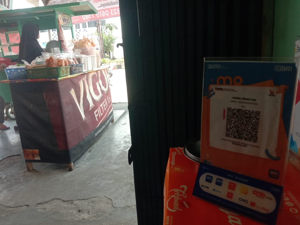 Pedagang Lubuklinggau Raup Keuntungan dari Penggunaan QR Code Pembayaran BRI