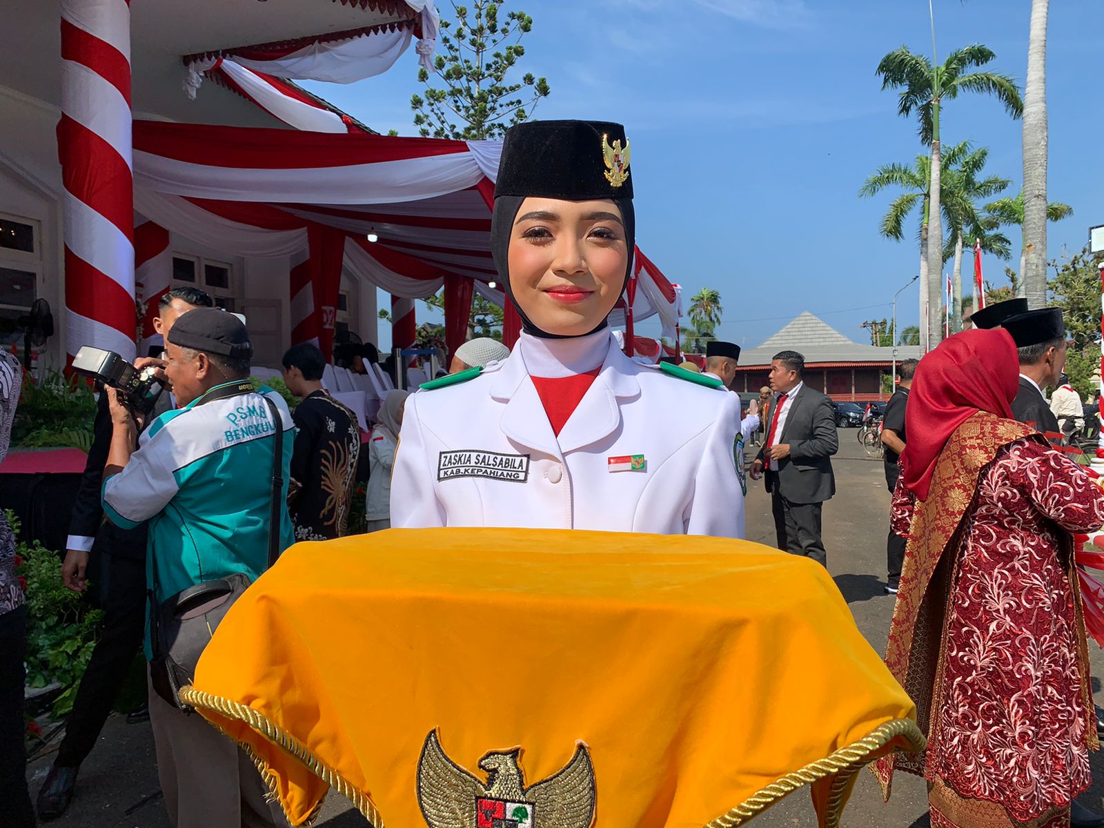 Momen Haru! Zaskia Salsabila dari Kepahiang Terpilih Pembawa Baki HUT RI ke-80