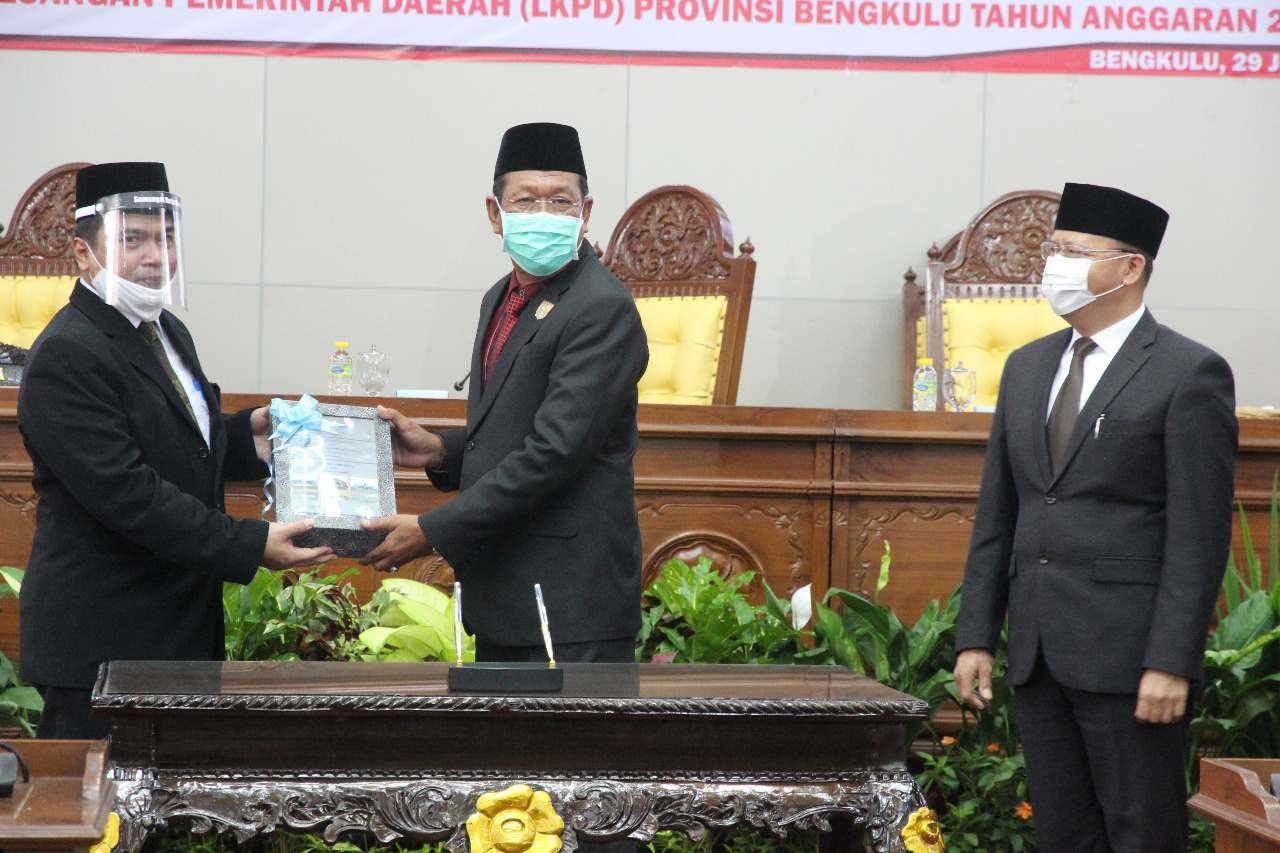 Rapat Paripurna Penyerahan LHP BPK RI, Pemprov kembali Raih WTP