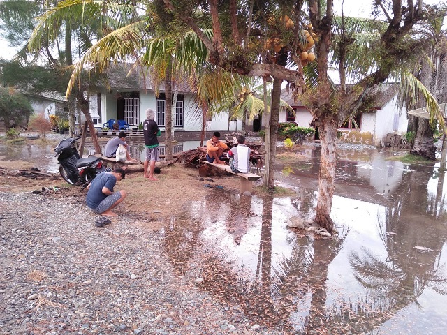 Bencana Banjir Rob Menghantui Warga
