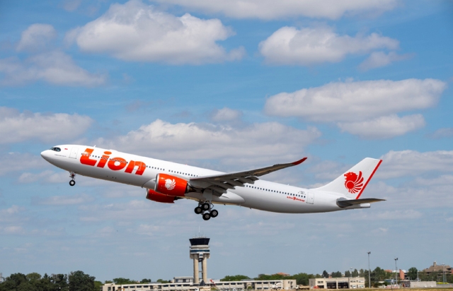 Lion Air Group Mulai Layani Penumpang Domestik