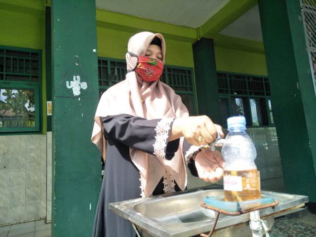 Jelang New Normal, MTsN 1 Kota Bengkulu Sediakan 60 Tempat Cuci Tangan, Hand Sanitizer dan Wajibkan Pakai Mask