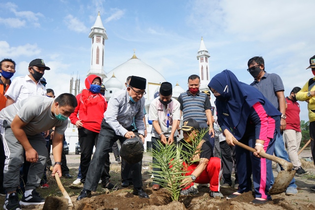 Pembangunan Masjid Agung  Akan Terus Dikembangkan