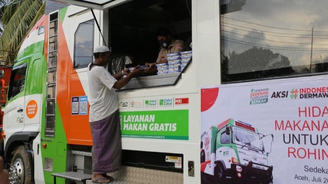 Pengungsi Rohingya Mulai Nikmati Hidangan Bergizi Humanity Food Truck