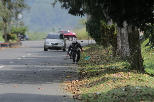 Gunakan Jasa Pihak Ketiga