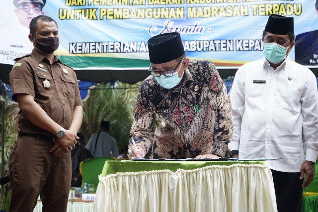 Pemkab Hibahkan 4 Ha  Untuk Madrasah Terpadu