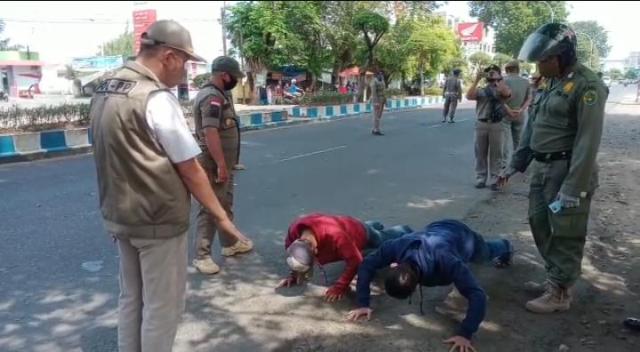 Gencarkan Pemeriksaan Masker, Satpol PP Sosialisasi Penerapan Perwal