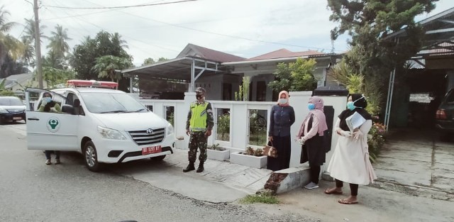 Tujuh Anggota Keluarga Di-Swab