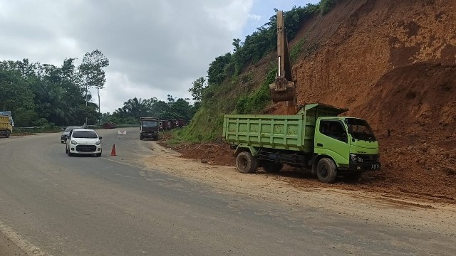 Penuhi Panggilan Polisi,  Pengerukan Dihentikan