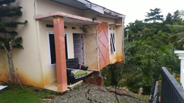 Hujan Deras, Dua Rumah di Padat Karya Nyaris Tergerus