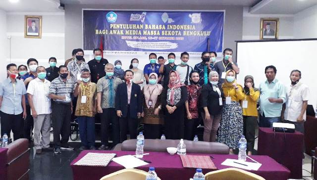 30 Wartawan Ikuti Penyuluhan Bahasa Indonesia Bagi Awak Media Massa