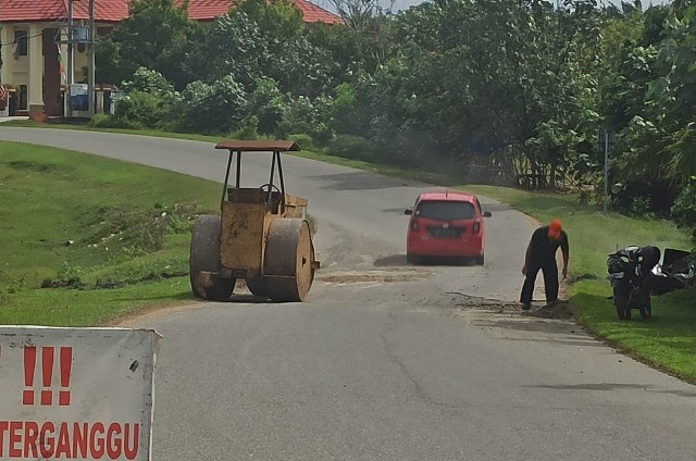 Perbaiki Seluruh Jalan Berlubang