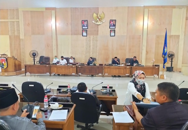 Pendapatan Rp 864,3 M  Ternyata Hanya Asumsi