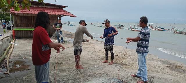 Cuaca Buruk, Sejumlah Nelayan Libur Melaut