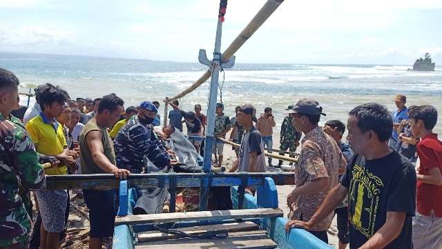 Jasad Dua Pemuda  Ditemukan di Laut