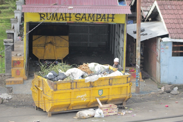 Bangun Dua Rumah Sampah Lagi